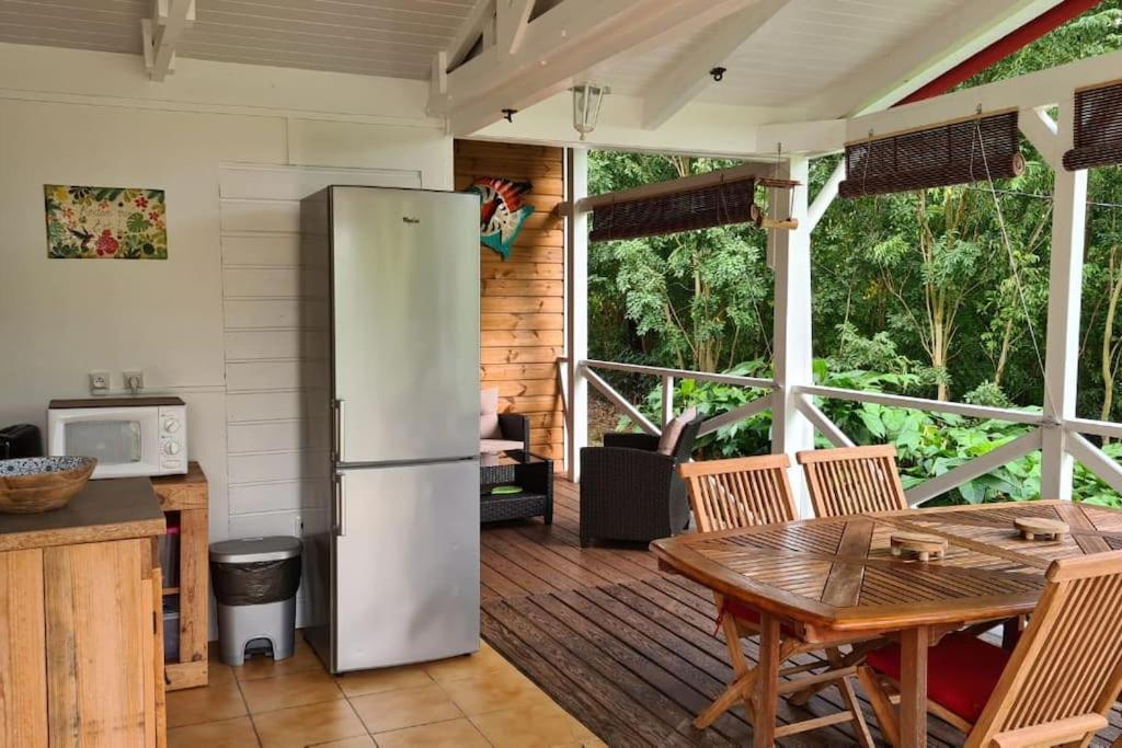 Grand Bungalow Avec Piscine Et Vue Mer Bouillante Ngoại thất bức ảnh